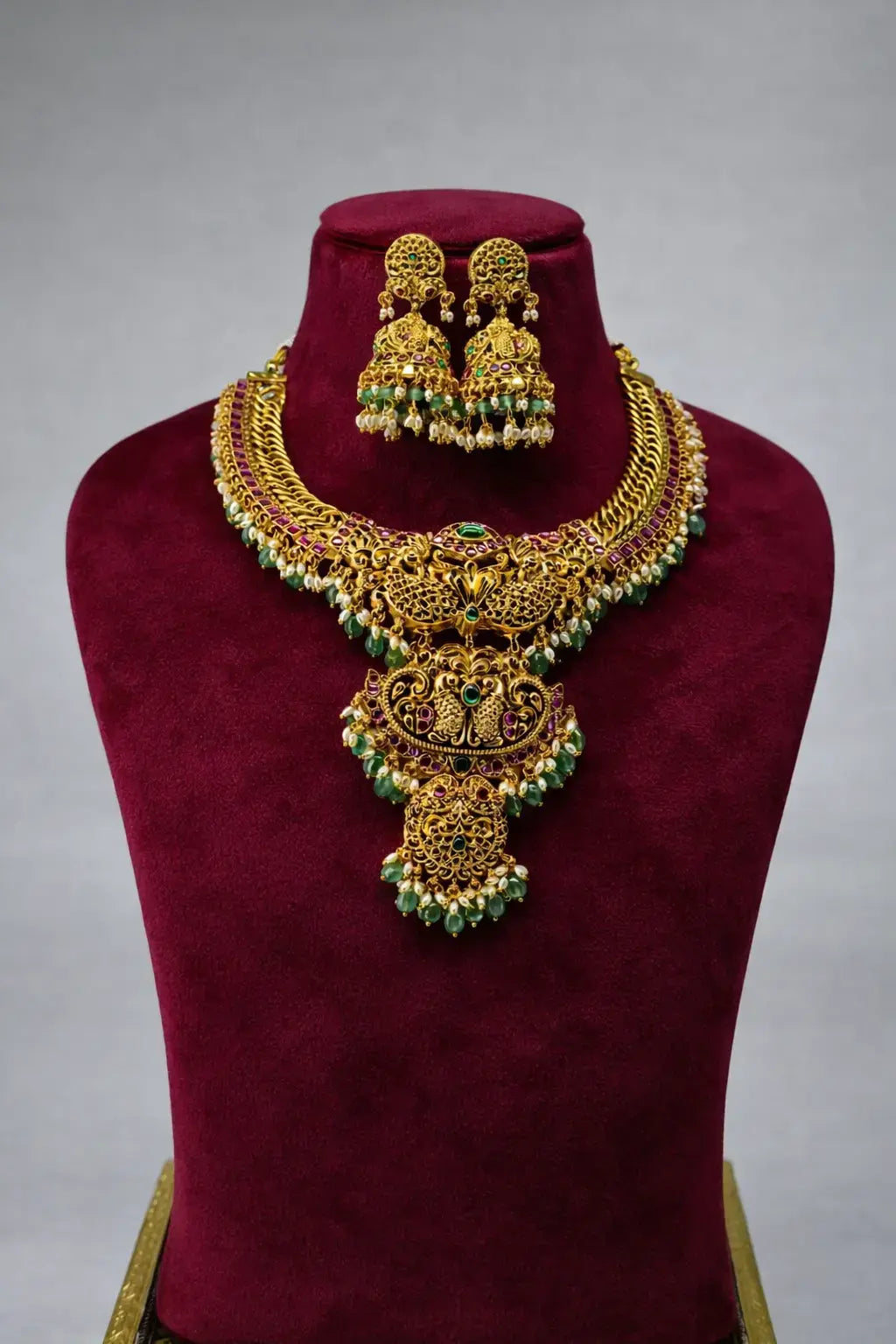 Vamika Short Bridal Jadau Necklace