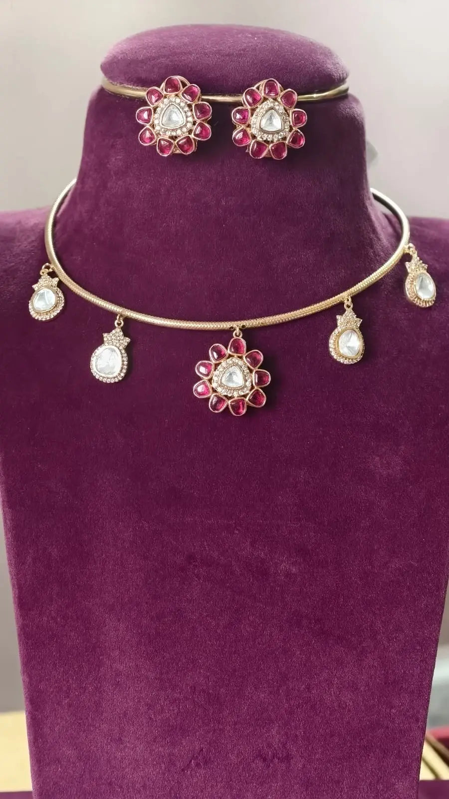 Red Noora Kundan Hasli Necklace Set